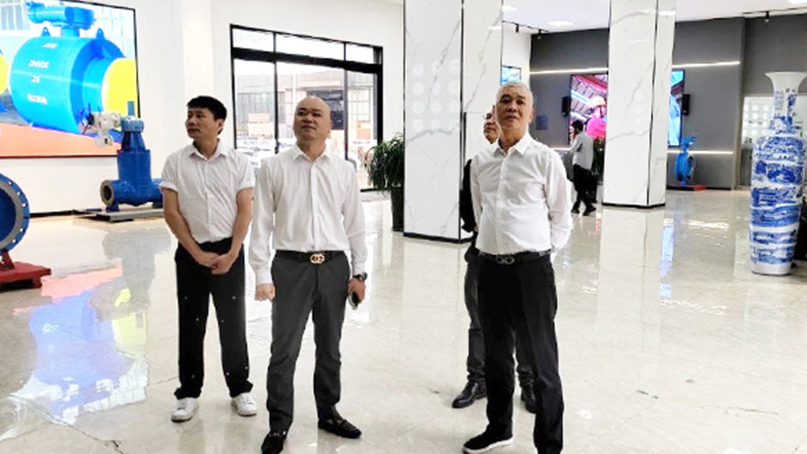 龍灣區(qū)政協(xié)主席吳昌亮走訪吉泰閥門集團(tuán)
